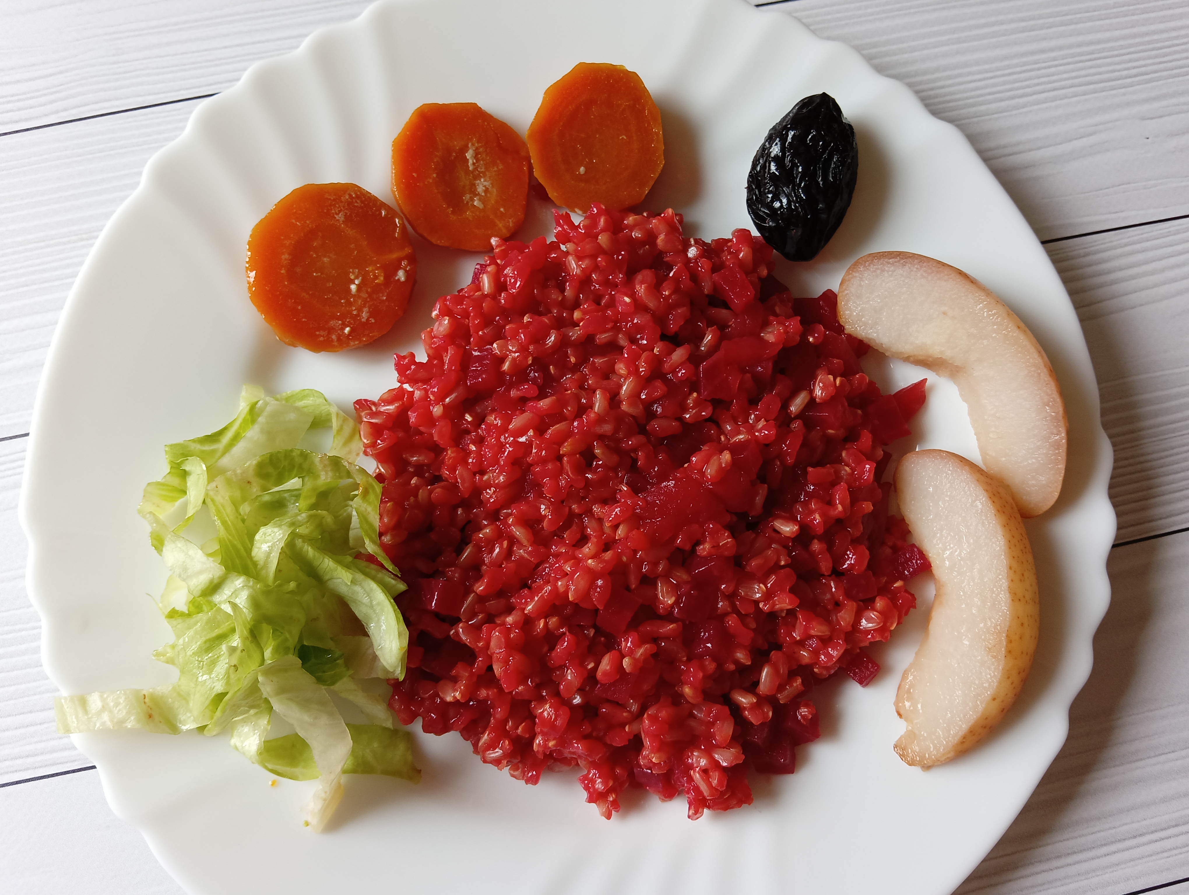 Рис со свёклой и яблоками