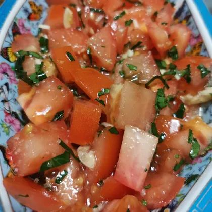 Салат - закуска из помидоров