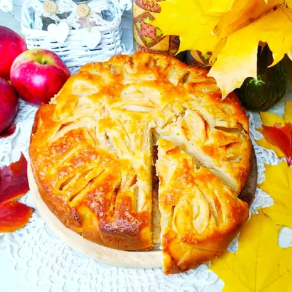 Греческий пирог с яблоками и семолиной
