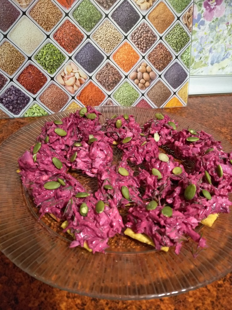 Закусочные крекеры "Пикантная свеколка"