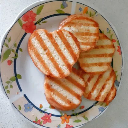 Bruschetta toasts