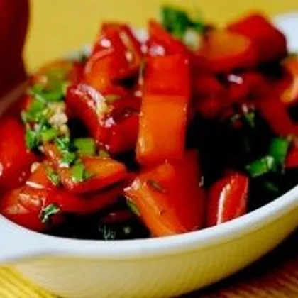 Рецепт легкого салата с красным болгарским перцем