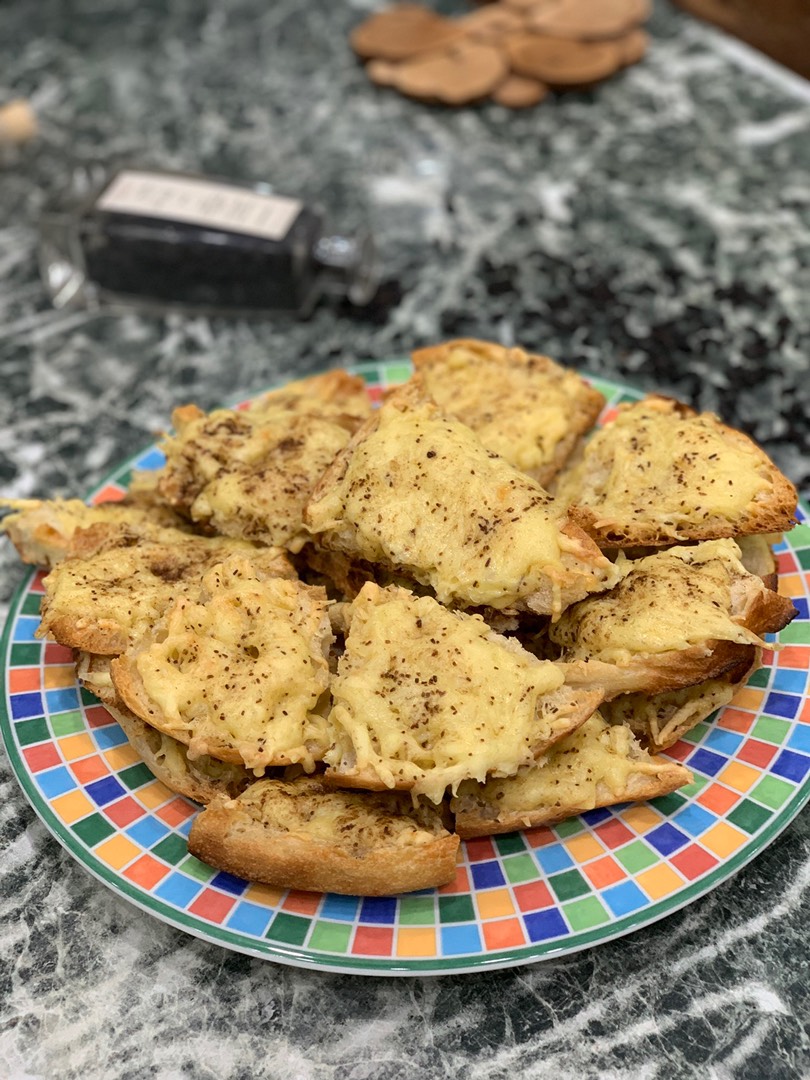 Сухарики с сыром и кумином