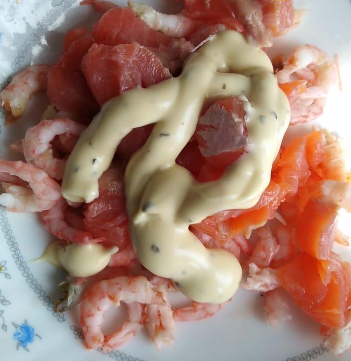 Креветки с красной рыбой
