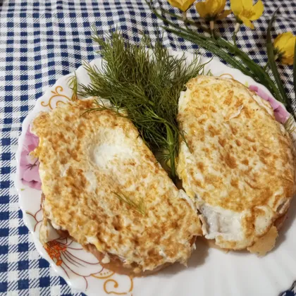 Бутерброд с яичницей