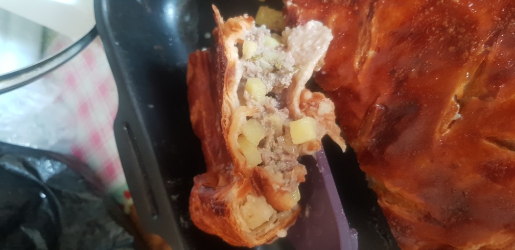 Пирог с фаршем и картошкой