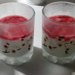 Панакота с клубникой