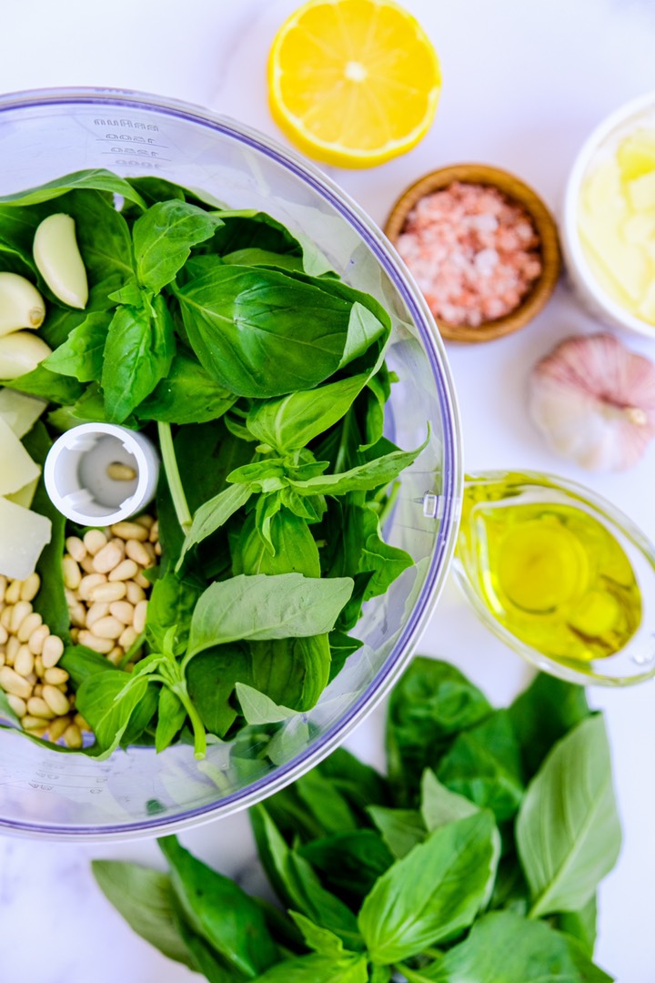 Соус, который подходит ко всему! Итальянский “Песто” 🥬 всего за 2 минуты!