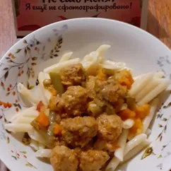 Фрикадельки с овощами🥕🥦🍅