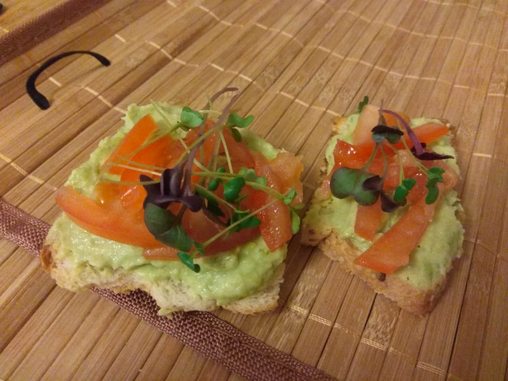 Бутерброды с авокадо и микрозеленью - рецепт автора Анна 🇷🇺