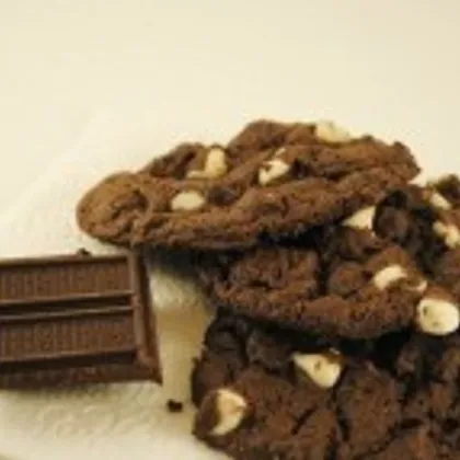 Шоколадное печенье с белым шоколадом
