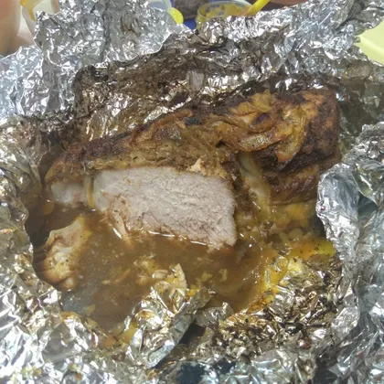 Мясо запеченное в фольге большим куском Буженина