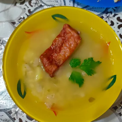 Гороховый суп с копчёным свиными ребрышками