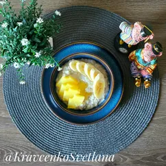 Овсяная каша с фруктами