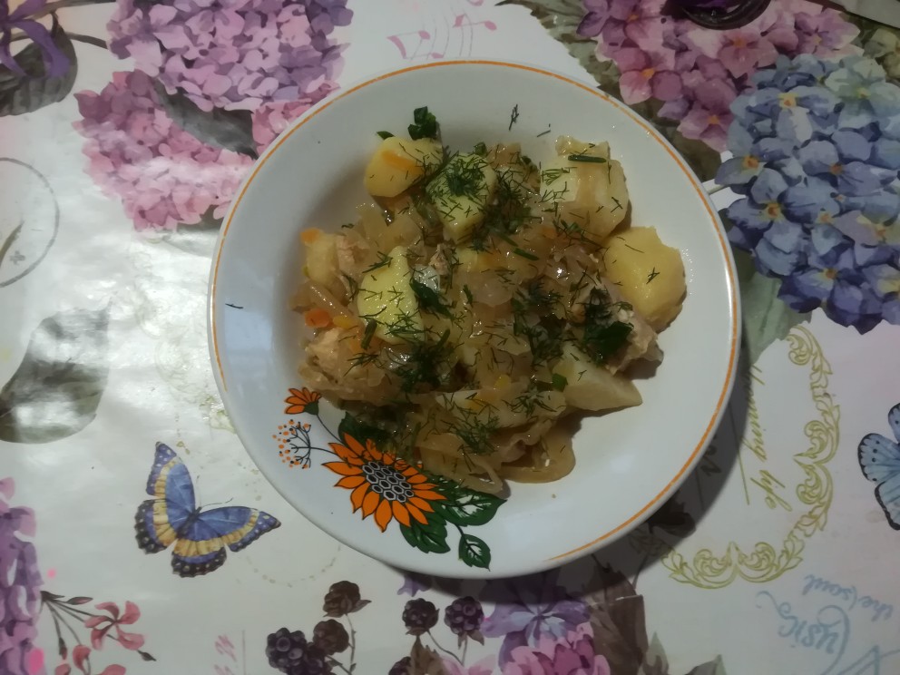 Капуста тушеная с картофелем