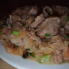 Тушеная капуста с мясом