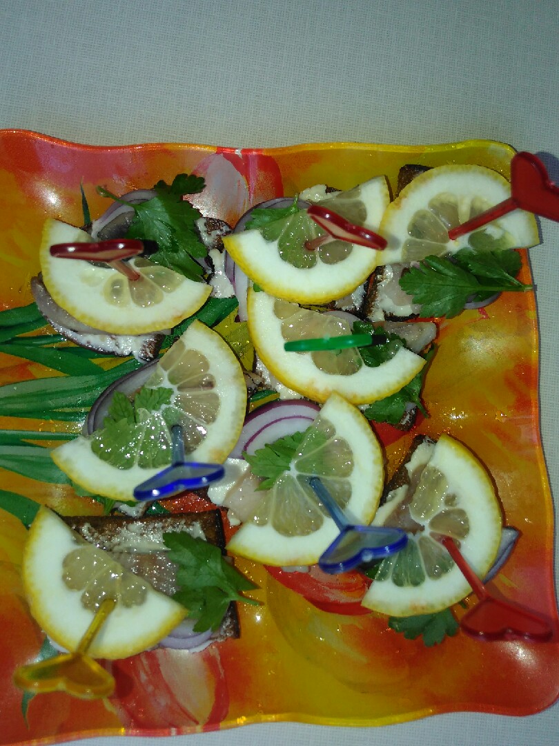 Канапе с сельдью