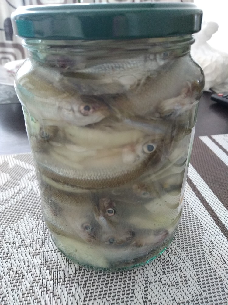 Корюшка маринованная, с луком