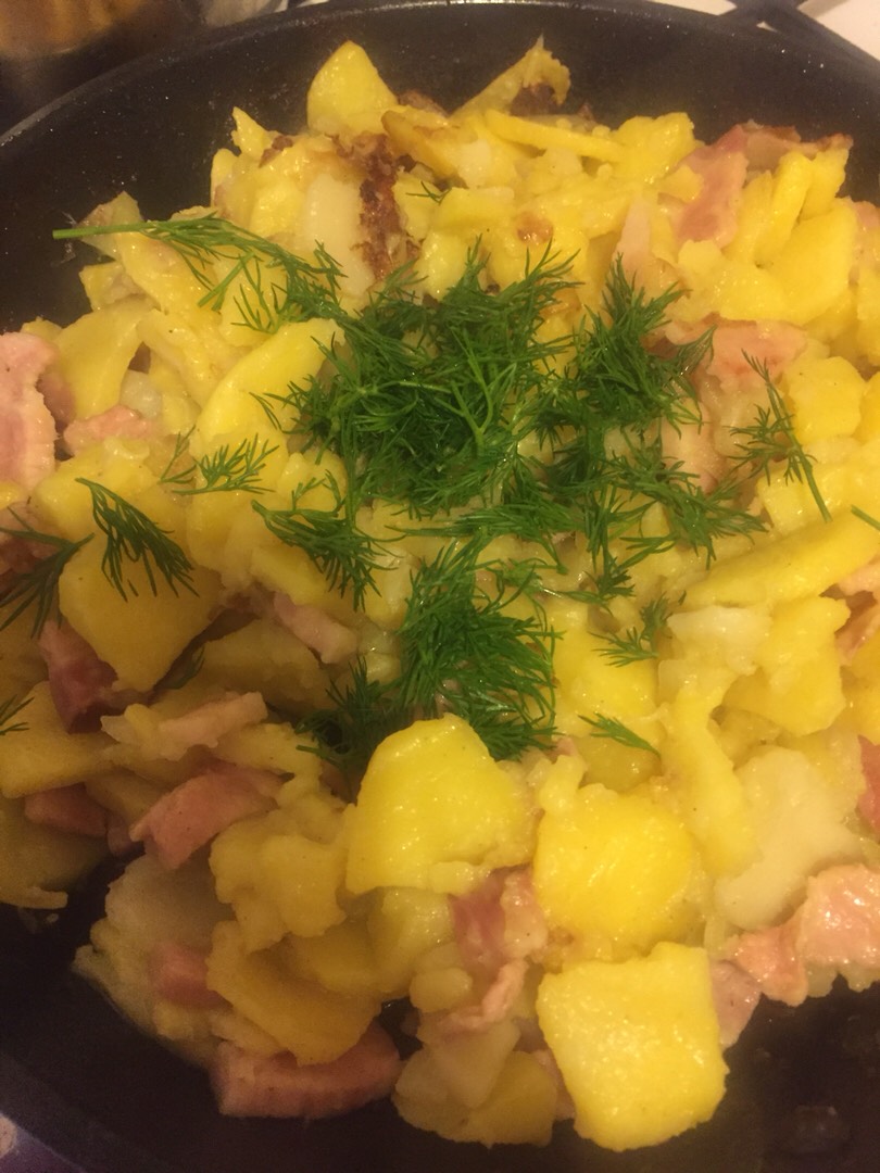 Картофель жареный с беконом