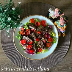 Салат с печенью в кунжуте