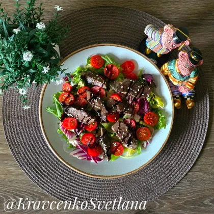 Салат с печенью в кунжуте