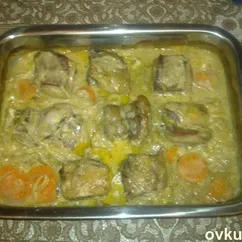 Говяжьи рёбрышки с овощами в сметанном соусе