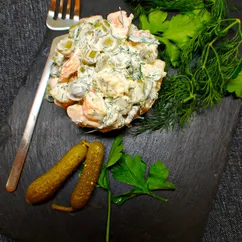 Норвежский салат с креветками 