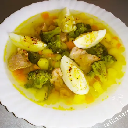 Невероятно легкий суп с брокколи