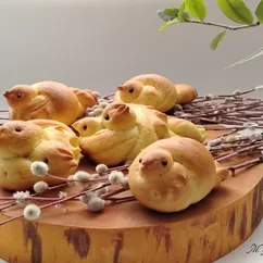 Жаворонки (постные булочки в виде птиц)