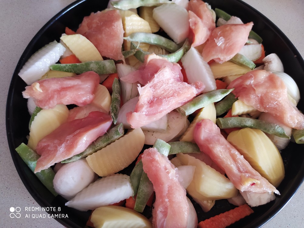 Курица с овощами в соевом соусе на сковороде рецепт с фото пошагово