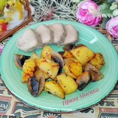 Обжаренный картофель с шампиньонами на гарнир 