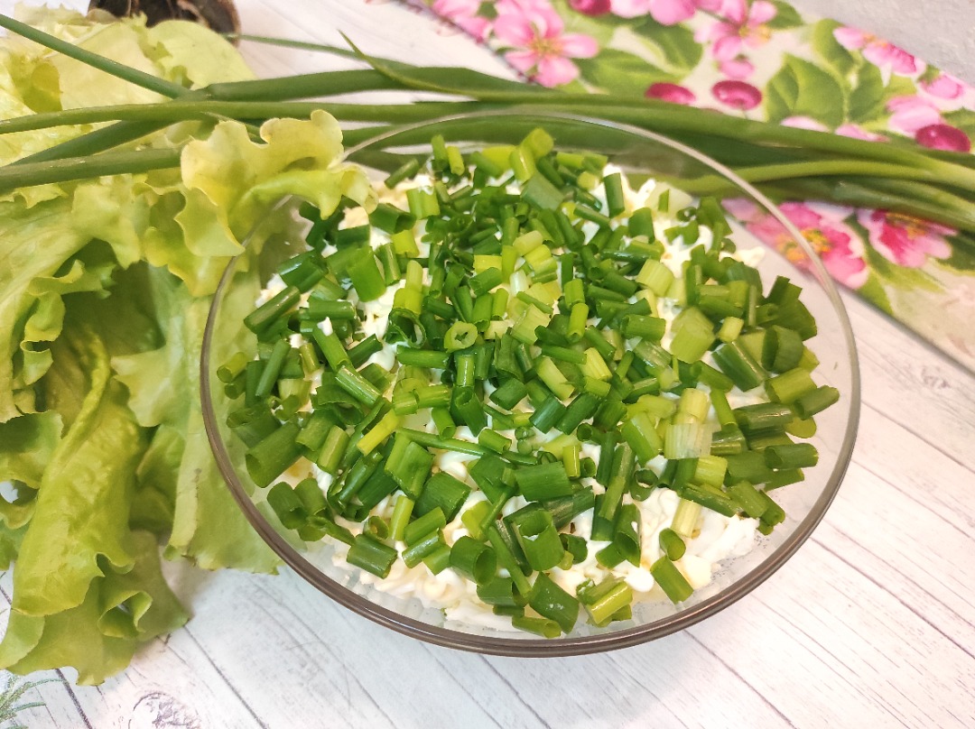 Салат с рыбным консервами! Гармоничный и нереально вкусный!