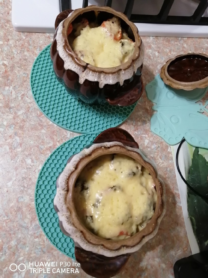 Мясо с овощами в горшочке