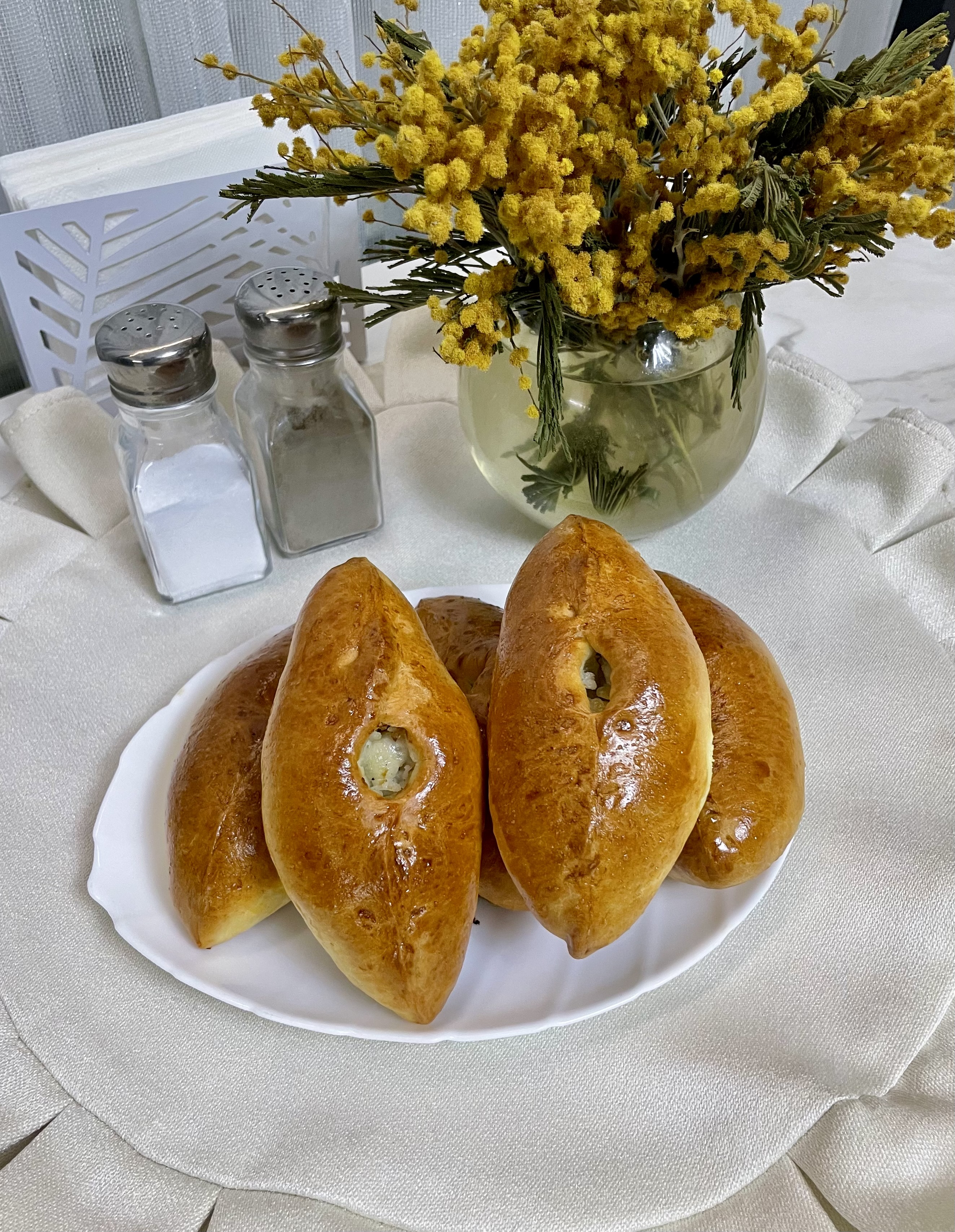 Расстегай с рисом и соминой