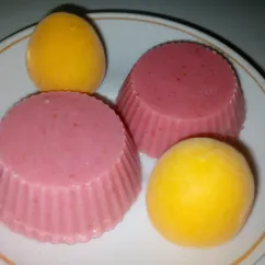 Молочное мороженое с клубникой