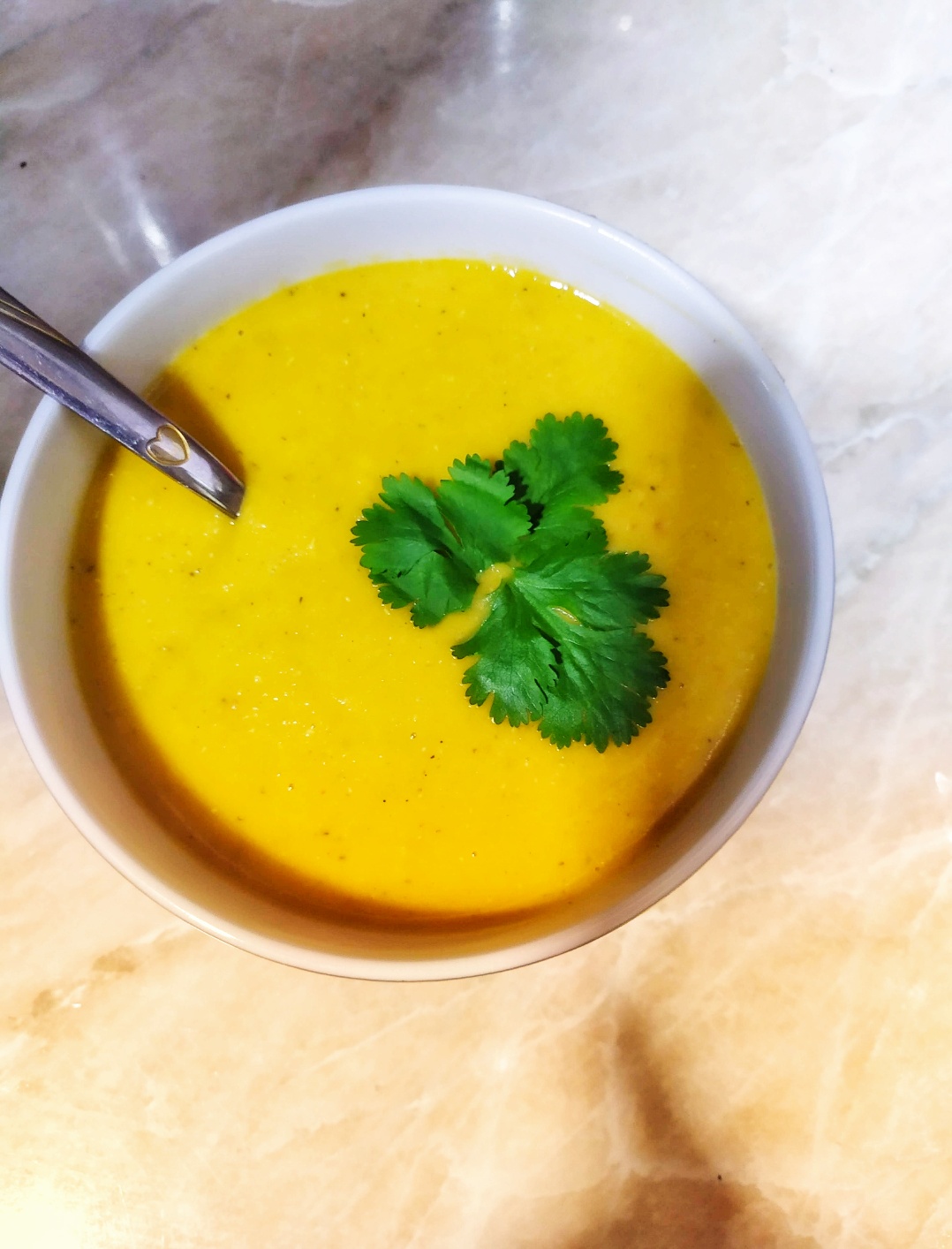 Крем-суп из чечевицы с курагой