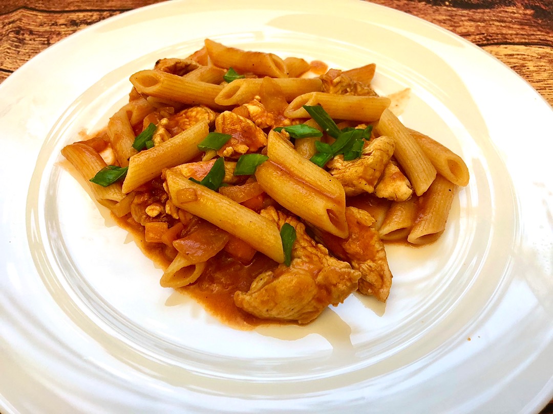 Индейка, тушеная в томатном соусе 🍝