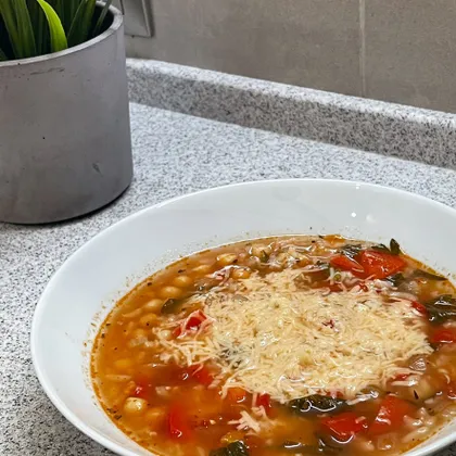 Овощной суп с нутом и пармезаном