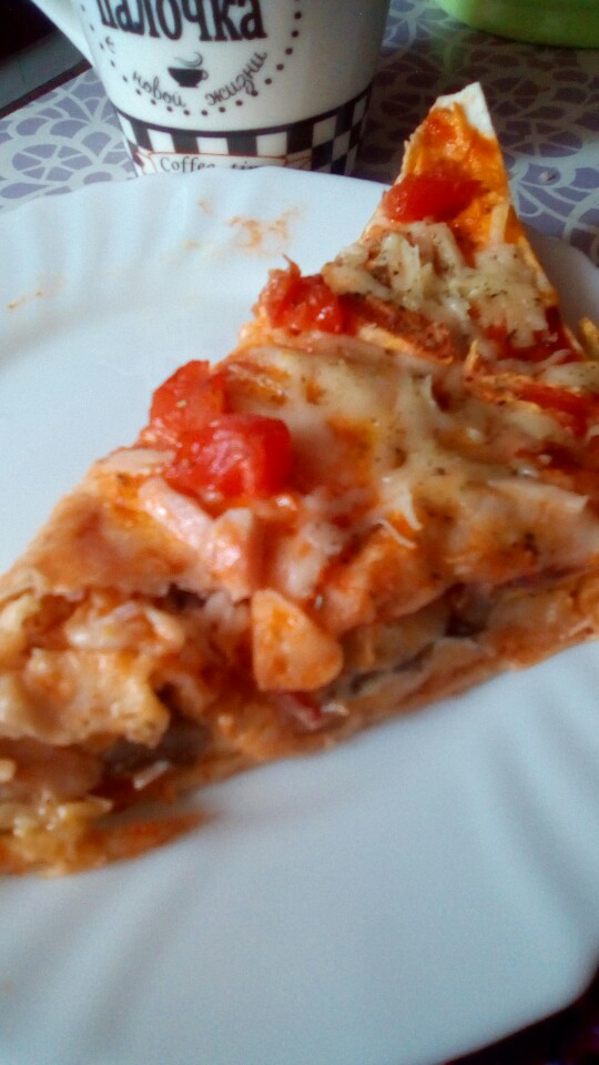 Пицца из тонкого лаваша в духовке, рецепт с сыром и колбасой