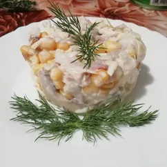 Салат с копченой курицей быстрый