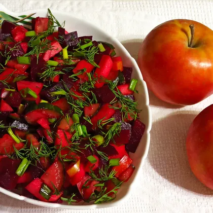 Салат со свеклой и яблоком! Максимум витаминов и пользы. С заботой о вашем здоровье!