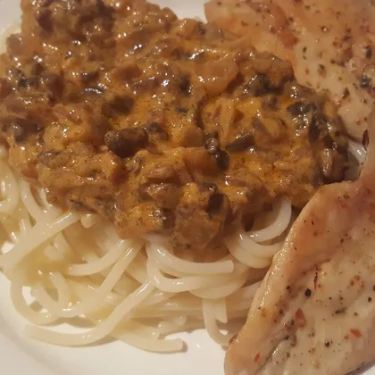 Спагетти с вкусным соусом