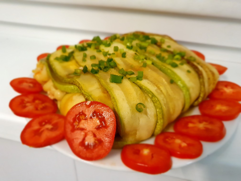 Кабачки с фаршем и макаронами