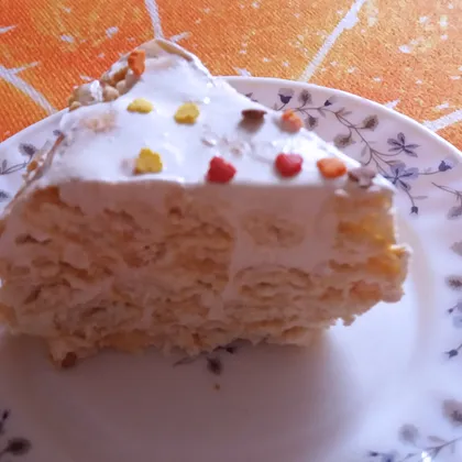 Сметанный тортик из крекеров без выпечки