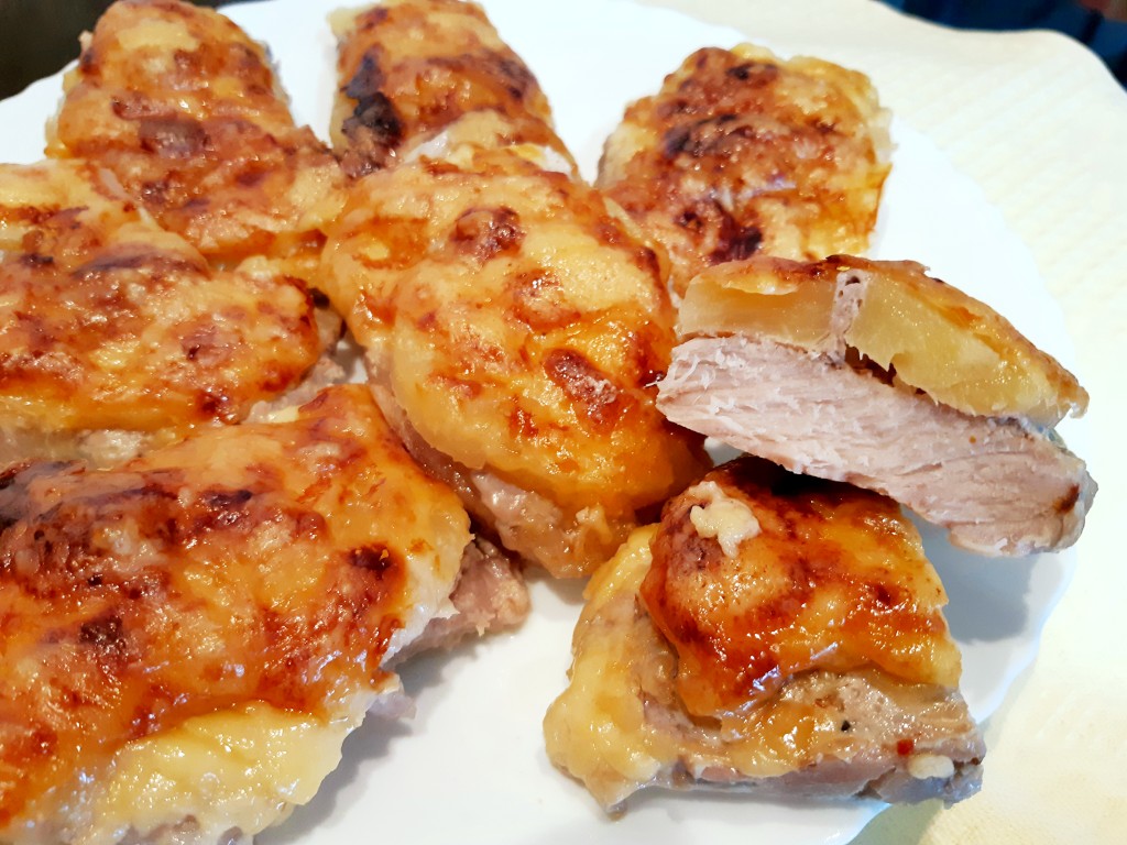 Отбивные с ананасом и сыром — пошаговый рецепт с фото в духовке на азинский.рф