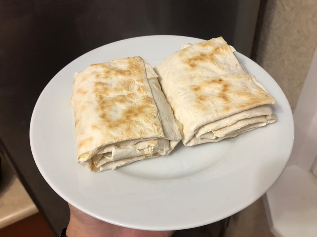 Трубочки с яйцом и сыром