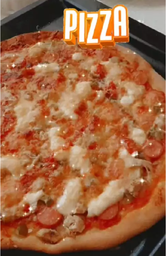 Пицца с курицей и сосисками 🍕