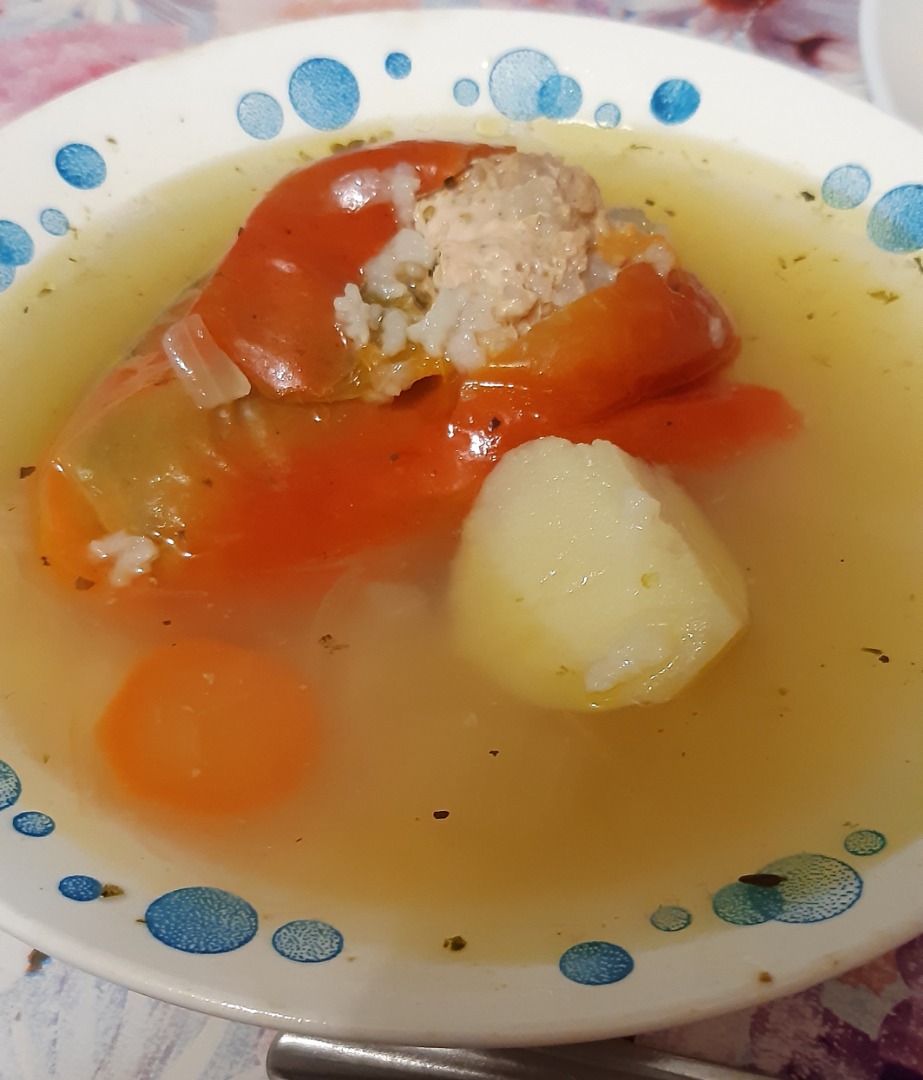 Суп с фаршированным перцем