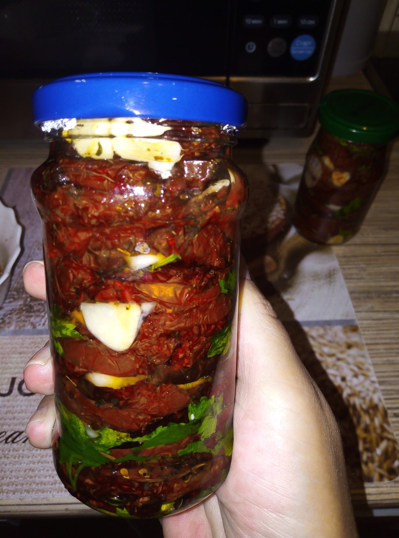 Вяленые помидоры черри