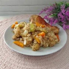 Курица с рисом и овощами запечённая в духовке